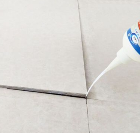 恭城瓷砖空鼓维修公司分享卫生间瓷砖脱落的原因可能有以下几点